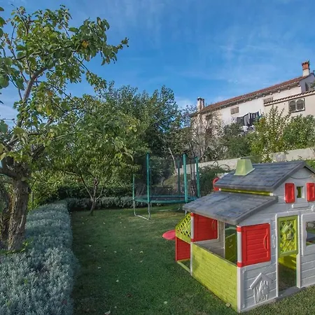 Belle With Pool For Max 12 Persons In